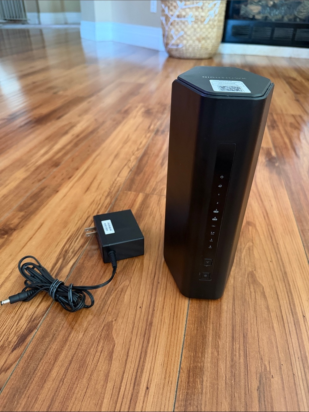 NETGEAR - Wi-Fi 7 Router Nighthawk
BE9300 Tri-band Router - Picture 1 of 2